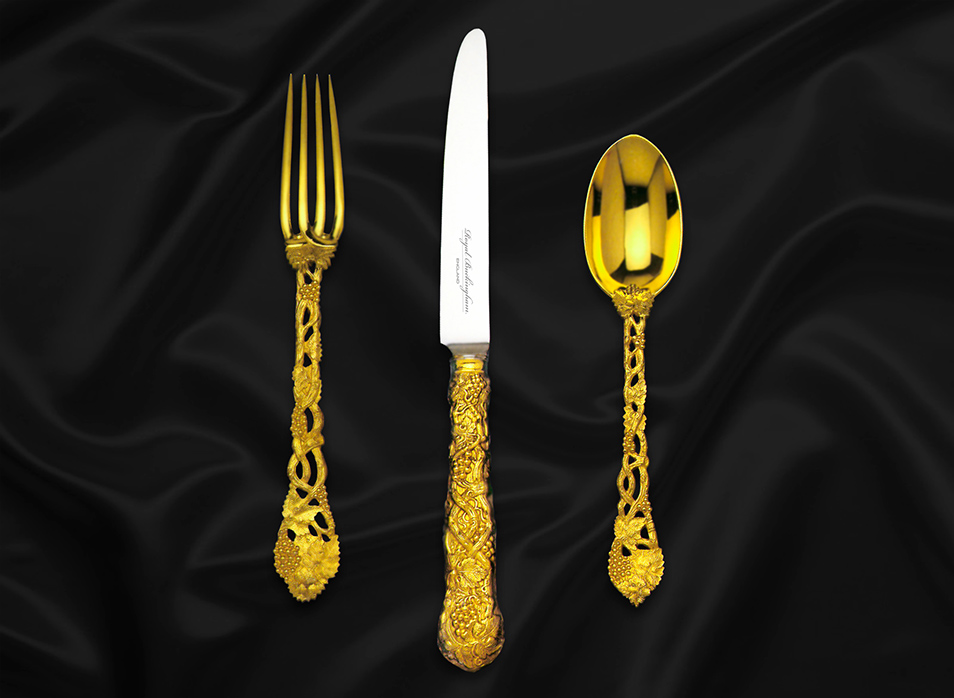 Royal Buckingham Chased and Perced Vine Luxury Cutlery